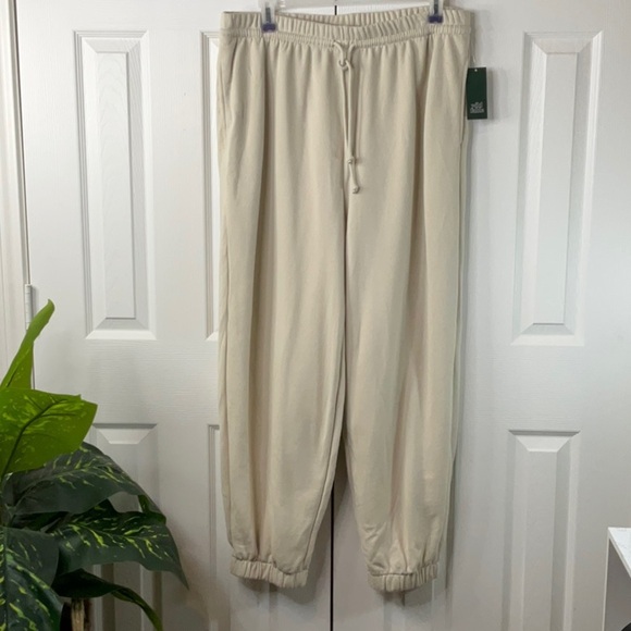 Wild Fable Women’s High Rise Baggy Joggers Cream Various Sizes - Picture 2 of 12